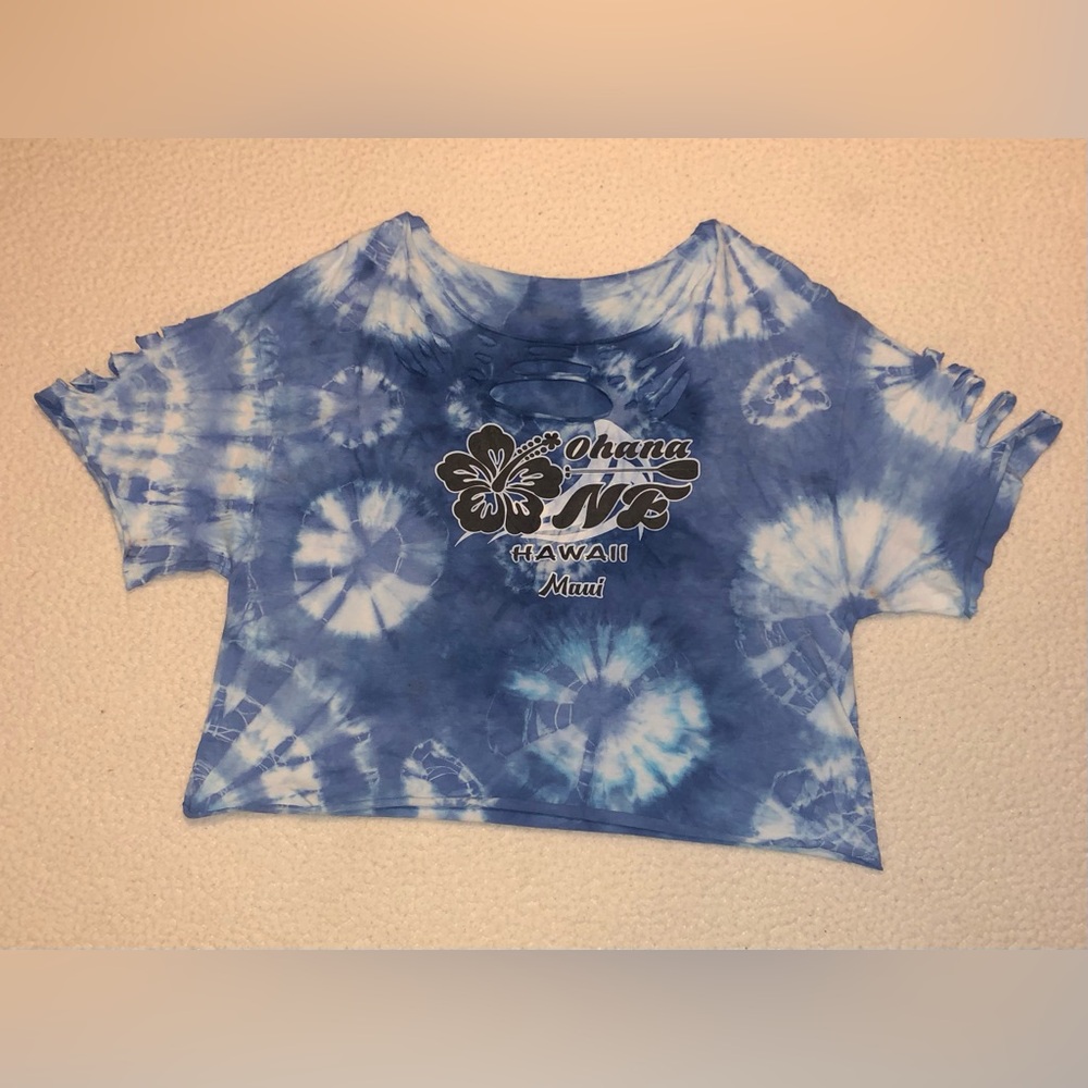 Blue Tie-Dye Hawaii Crop Top with Hibiscus Graphic